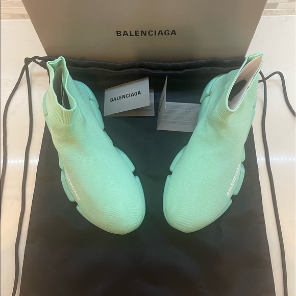 Balenciaga Speed 2.0 LT Sneakers - Picture 2 of 9